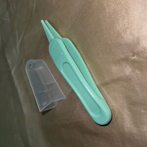 Baby Nose Tweezers NWOT